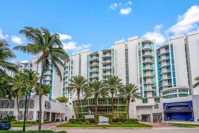 2-bedroom rental at 3029 NE 188th Street #618, Aventura