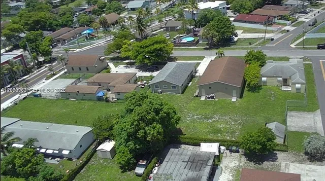 Commercial at 516 NW 4th Avenue, Hallandale Beach