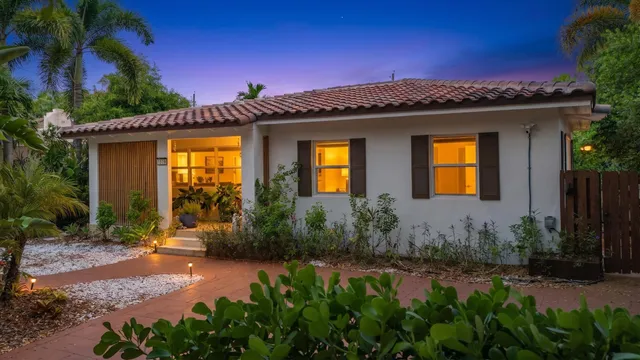 3-bedroom home at 1519 Washington Street, Hollywood