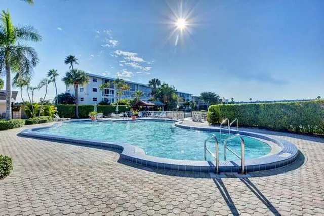 1-bedroom rental at 2855 Garden Drive S #307, Lake Worth