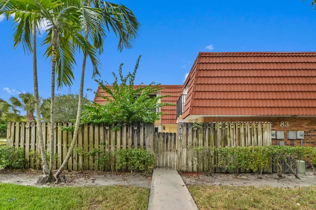 2-bedroom home at 746 NW 98th Way, Plantation