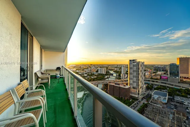 2-bedroom home at 185 SW 7th Street #3609, Miami