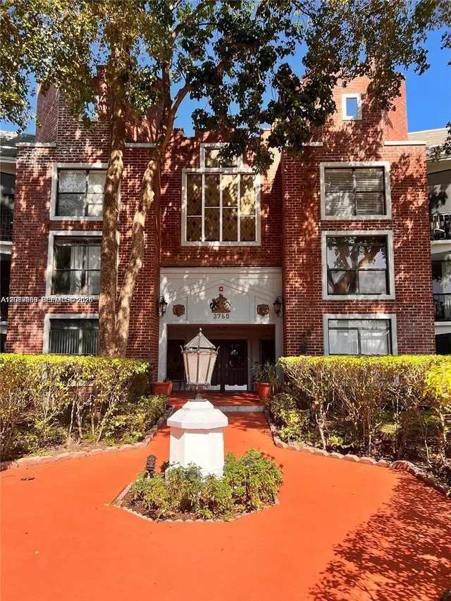 1-bedroom home at 3760 Inverrary Drive #2R, Lauderhill