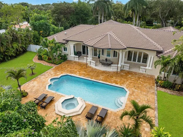 5-bedroom home at 6890 SW 94th Street, Pinecrest