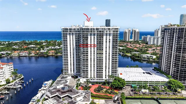 4-bedroom home at 19707 Turnberry Way #22A, Aventura