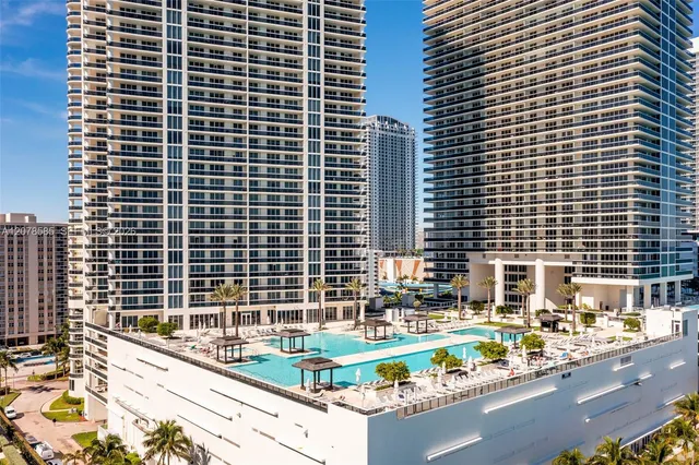 2-bedroom home at 1850 S Ocean Drive #909, Hallandale Beach