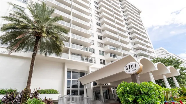 1-bedroom rental at 5701 Collins Avenue #605, Miami Beach