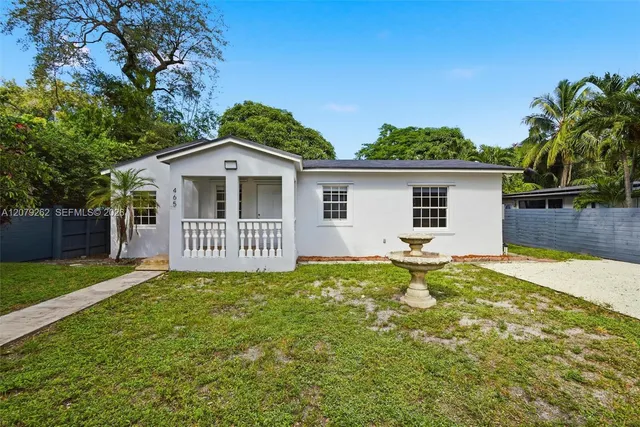 3-bedroom rental at 465 NE 165th Street, Miami