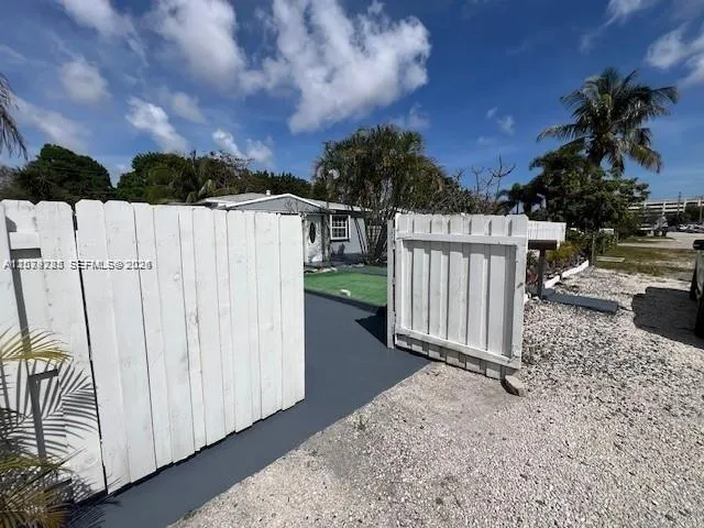 2-bedroom rental at 307 SW 15th Street #1, Fort Lauderdale