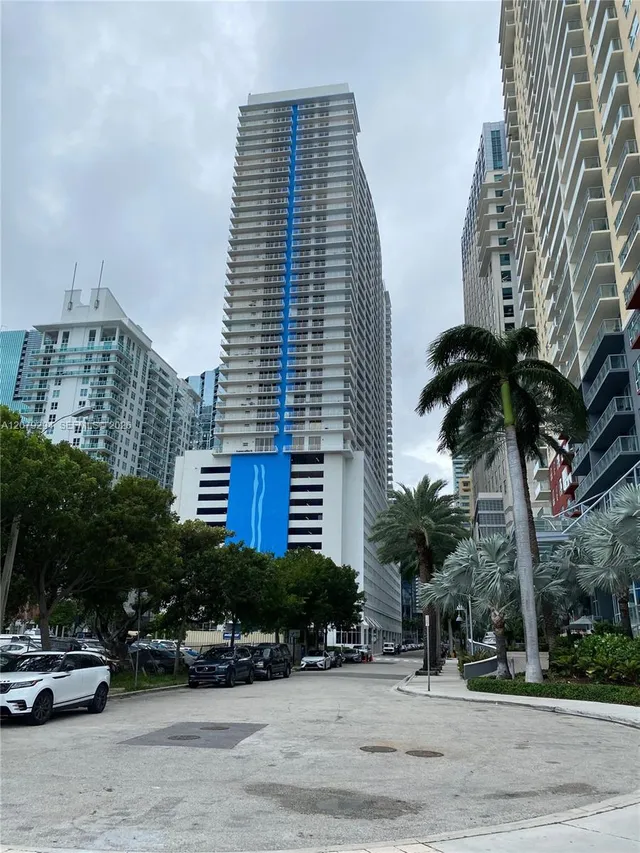1-bedroom rental at 1200 Brickell Bay Drive #2303, Miami