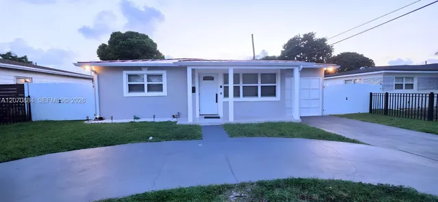 3-bedroom rental at 420 S 28th Avenue, Hollywood