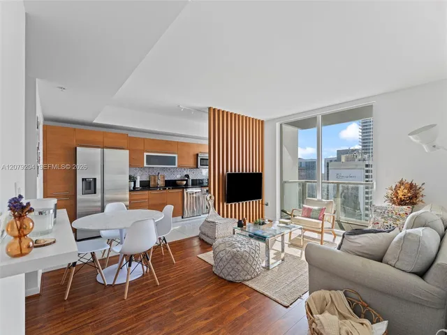 1-bedroom rental at 244 Biscayne Boulevard #3105, Miami