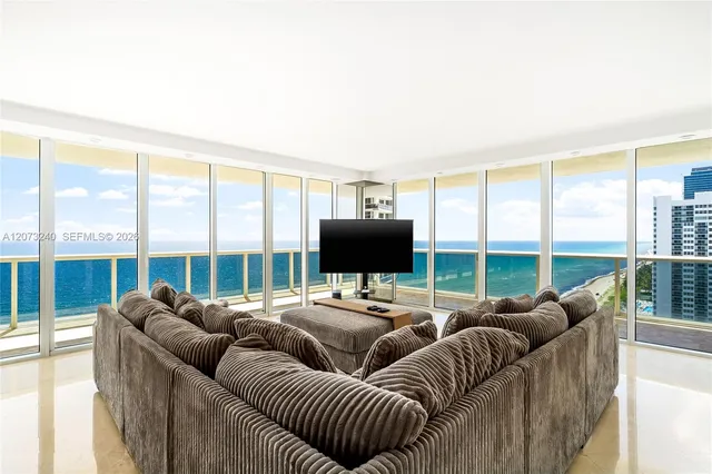 3-bedroom rental at 1830 Ocean Drive #1702, Hallandale Beach