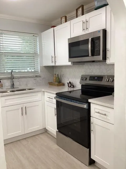 1-bedroom home at 8300 SUNRISE LAKES Boulevard #206, Sunrise