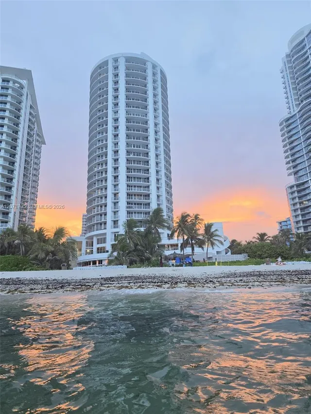 1-bedroom home at 17375 Collins Avenue #2706, Sunny Isles Beach