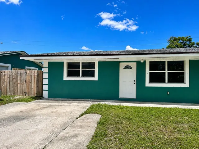 3-bedroom rental at 1901 SW 97th Terrace #1, Miramar