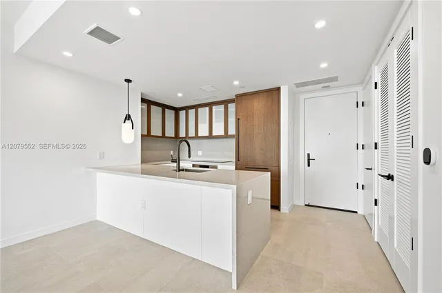 3-bedroom rental at 2200 Brickell Avenue #413, Miami