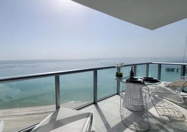 1-bedroom rental at 17001 Collins Avenue #1603, Sunny Isles Beach