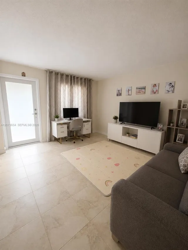 1-bedroom rental at 421 NE 1st Street #217, Hallandale Beach