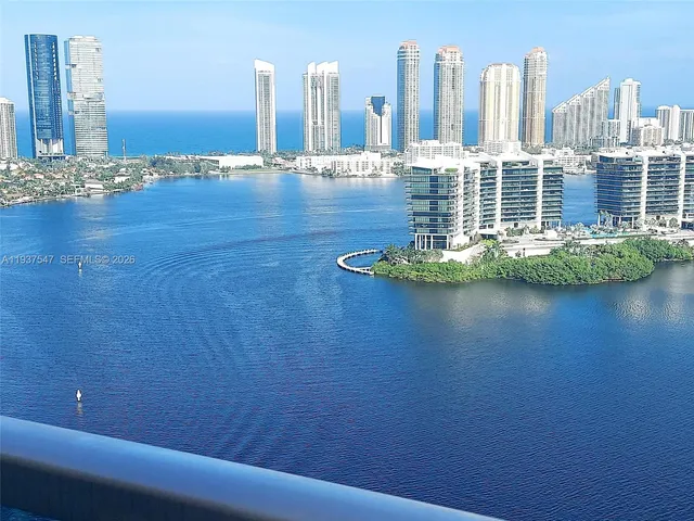 3-bedroom home at 3330 NE 190th Street #MPH15, Aventura
