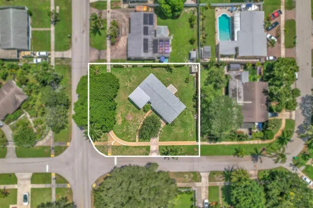 3-bedroom home at 145 Greenbrier Drive, Palm Springs