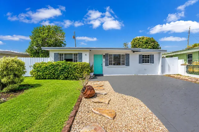 3-bedroom home at 404 S 62nd Terrace, Hollywood
