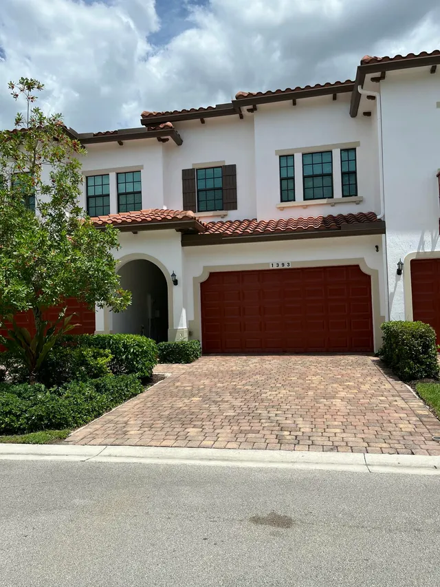 3-bedroom rental at 1393 SW 115th Avenue, Pembroke Pines