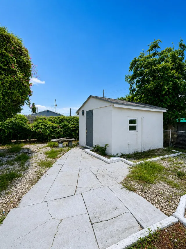 1-bedroom rental at 173 W 16TH Street, Riviera Beach