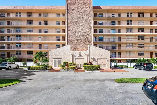 2-bedroom rental at 14575 BONAIRE Boulevard #309, Delray Beach