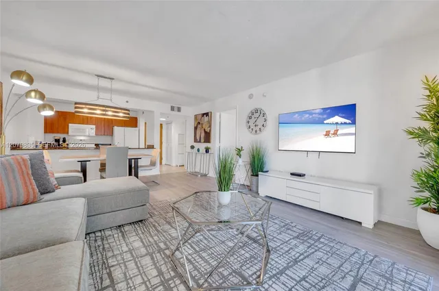 1-bedroom home at 1200 Brickell Bay Drive #2904, Miami