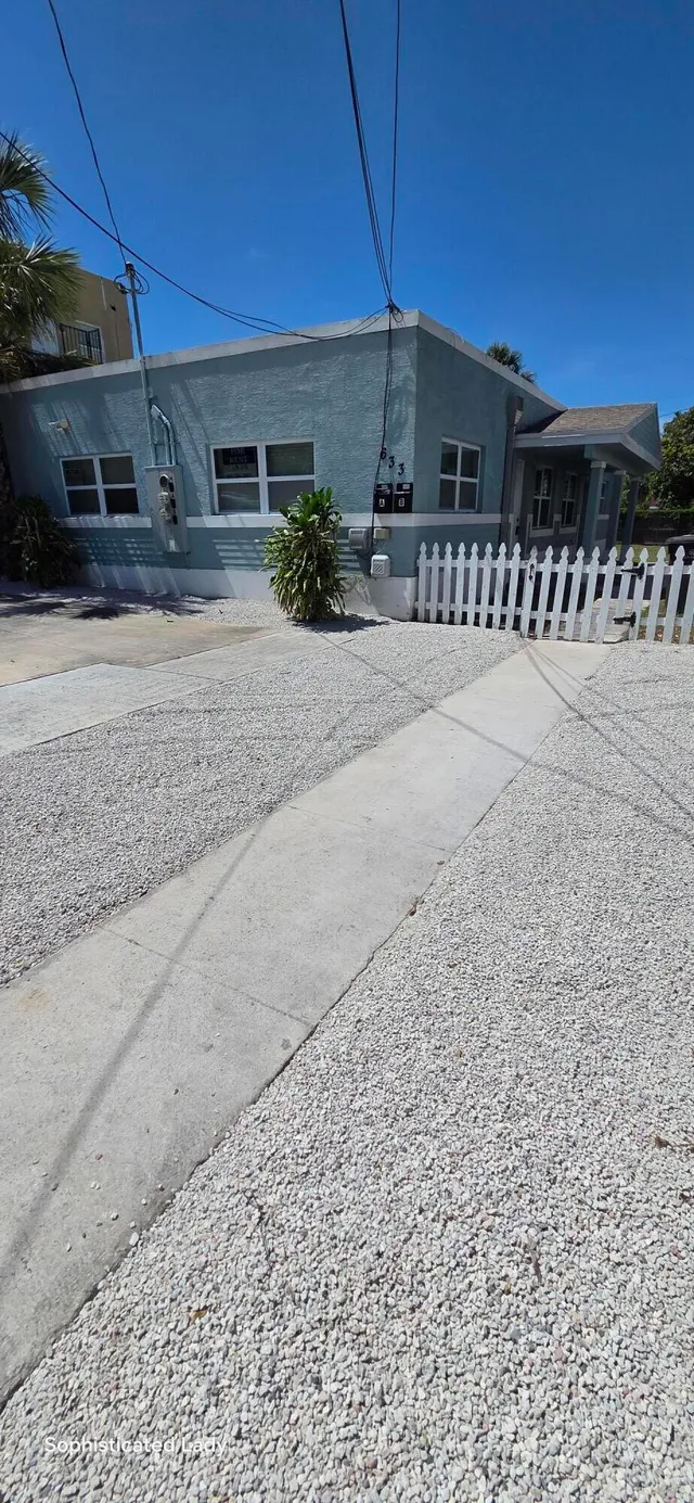 2-bedroom rental at 633 11TH Street, West Palm Beach