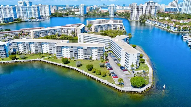 2-bedroom home at 3030 Marcos Drive #T302, Aventura