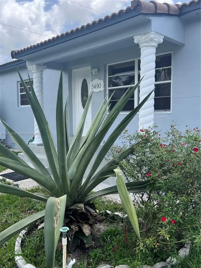 3-bedroom home at 5490 W 2nd Avenue, Hialeah