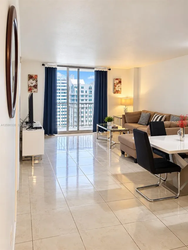1-bedroom rental at 1200 Brickell Bay Drive #3304, Miami