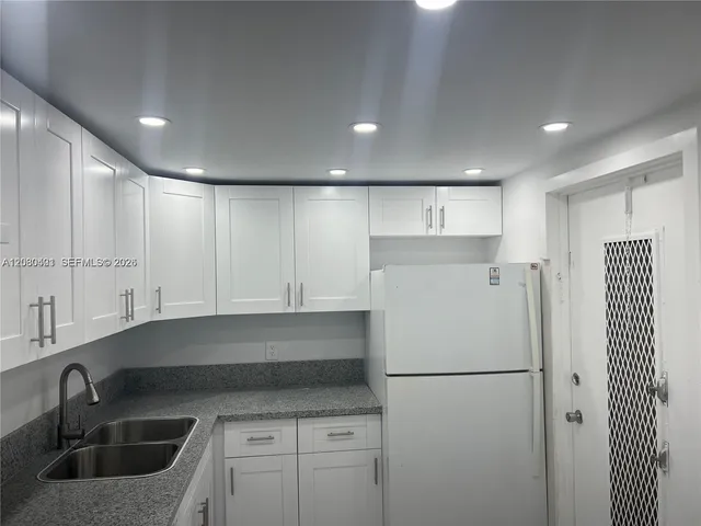 2-bedroom rental at 616 NW 13th Street #17, Boca Raton