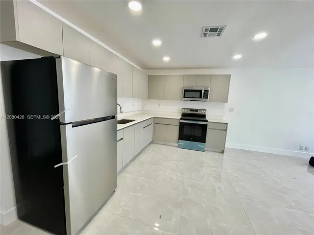 3-bedroom rental at 5800 NW 27th Court #5800, Lauderhill