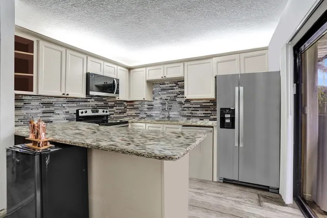 2-bedroom home at 9993 NW 7TH Street, Plantation
