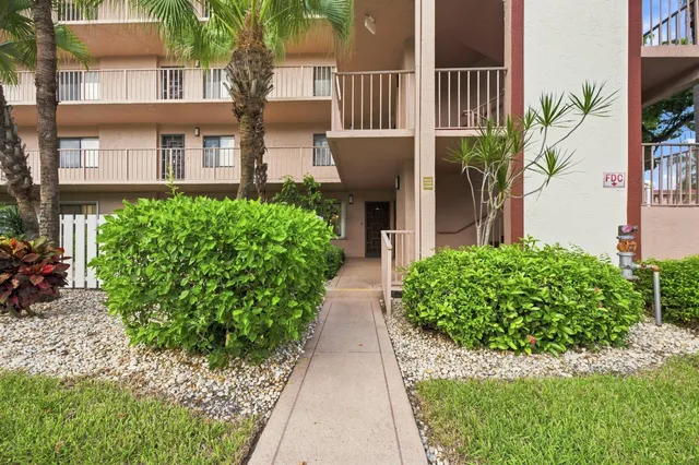2-bedroom home at 7321 Amberly Lane #110, Delray Beach