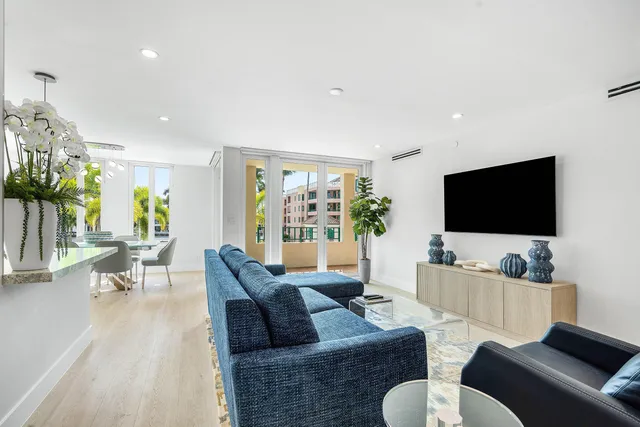 2-bedroom rental at 120 SE 5th Avenue #319, Boca Raton