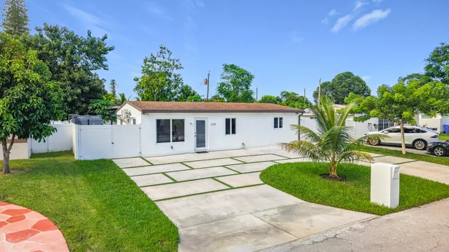 2-bedroom rental at 6135 NW 24TH Court, Margate