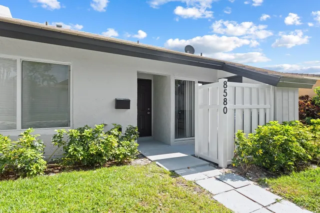 3-bedroom rental at 8580 NW 32nd Street, Coral Springs