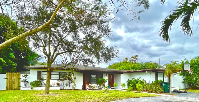 4-bedroom rental at 336 NE 28th Terrace, Boca Raton
