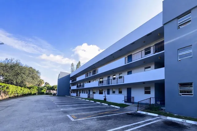 2-bedroom rental at 1630 EMBASSY Drive #311, West Palm Beach