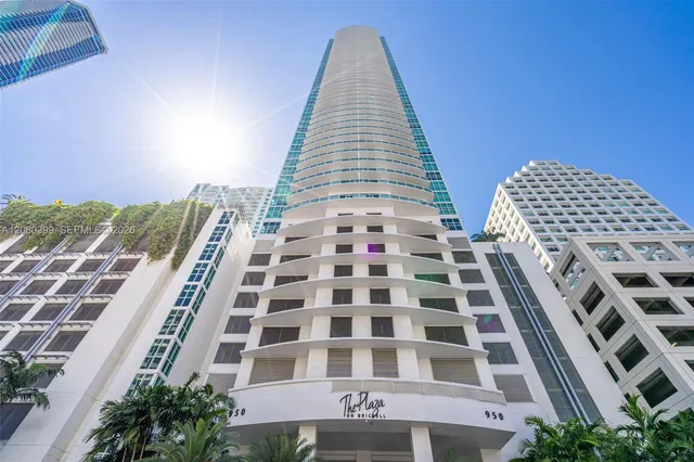 1-bedroom home at 950 Brickell Bay Drive #2203, Miami