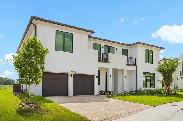 6-bedroom home at 8540 NW 160th Terrace, Miami Lakes