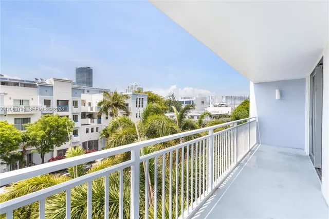 1-bedroom home at 1045 10th Street #402, Miami Beach