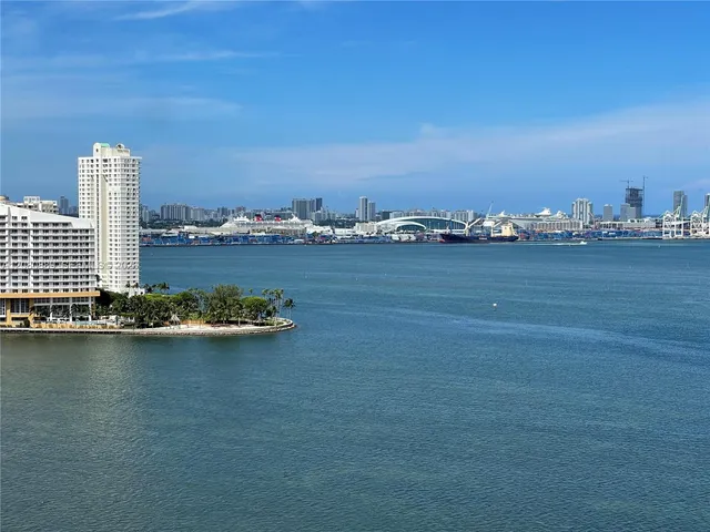 2-bedroom home at 1300 Brickell Bay Drive #2010, Miami
