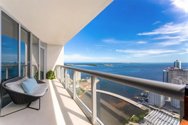 1-bedroom home at 495 Brickell Avenue #4709, Miami
