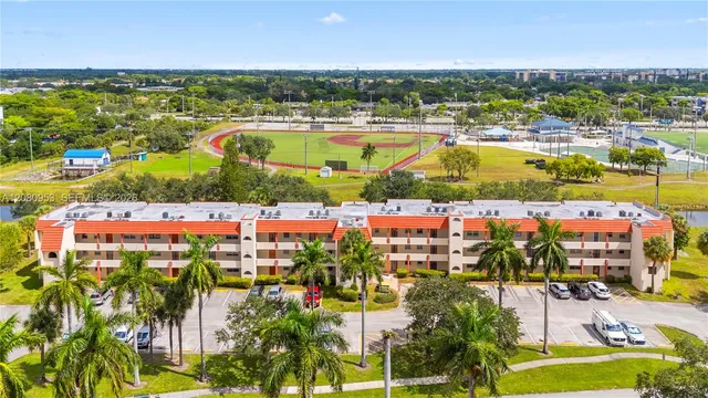 1-bedroom home at 7891 N Sunrise Lakes Drive #305, Sunrise
