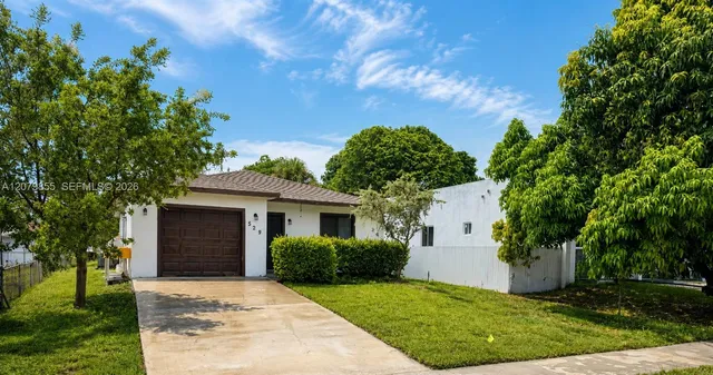 4-bedroom home at 529 NW 16th Avenue, Fort Lauderdale